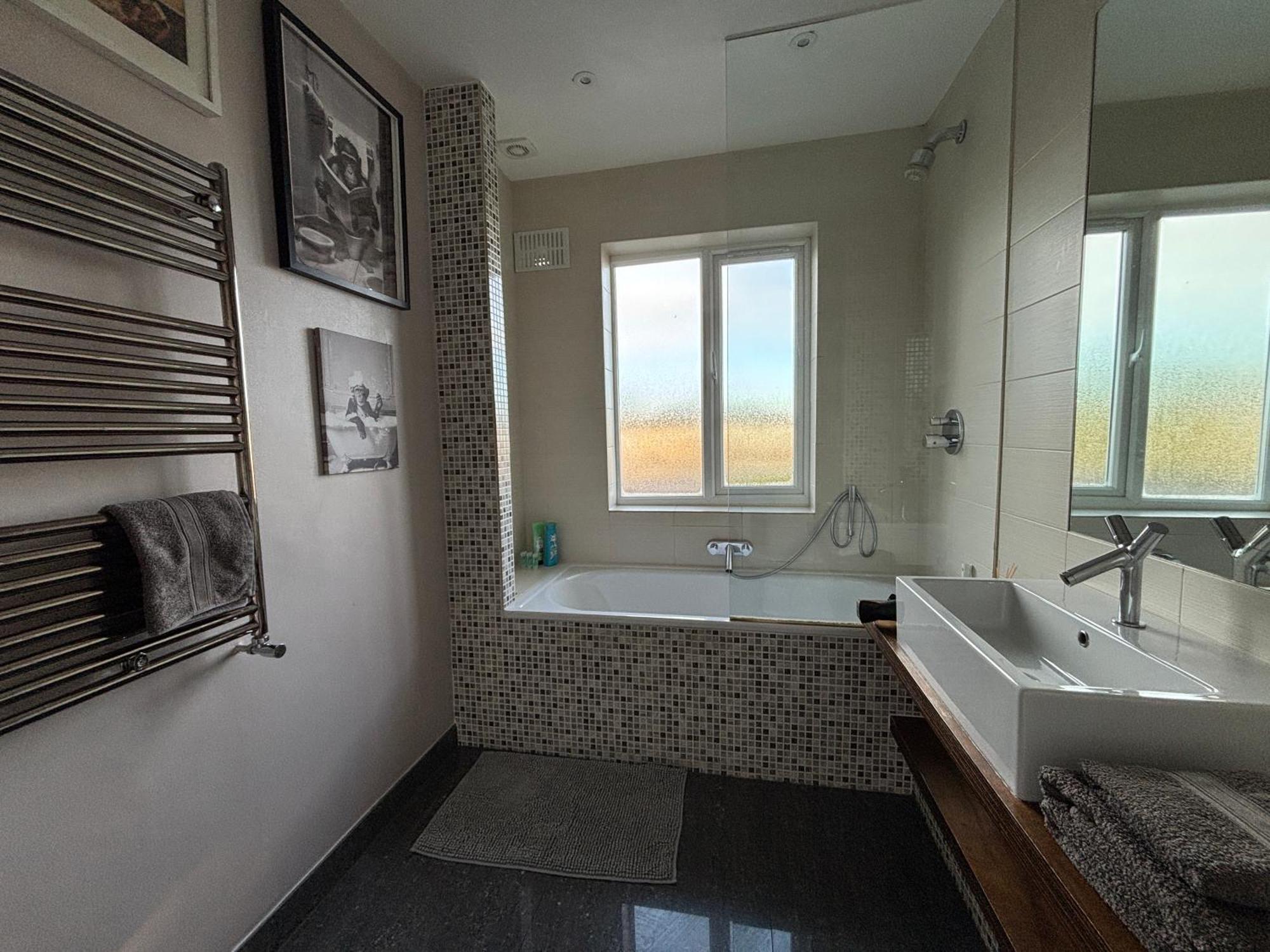 Hotel Entire House Floor Perfect For Couples & Freelancers - Available For Single Too Londra Esterno foto